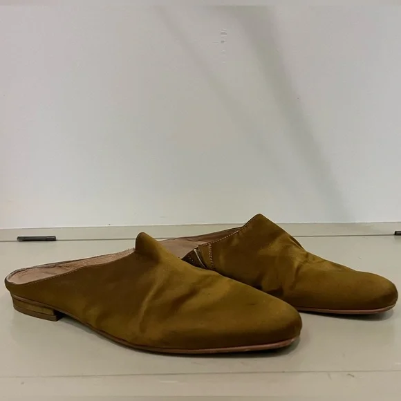 Intentionally Blank Mules (Mustard) - Picture 4 of 4